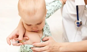 Read more about the article التطعيمات الأساسية لحماية الأطفال من الأمراض المعدية