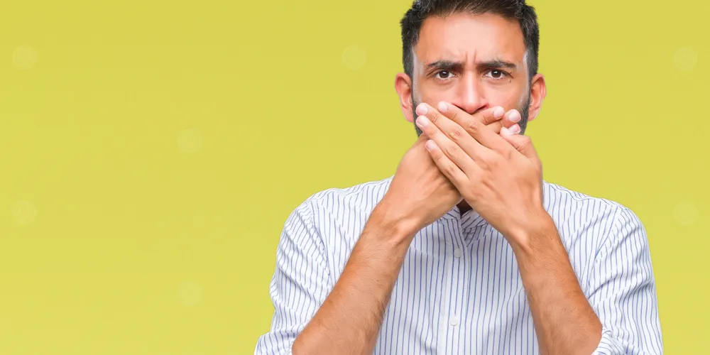 علاج رائحة الفم الكريهة المزمنة