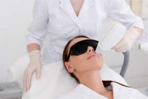 Read more about the article إزالة الشعر بالليزر خلال الحمل: الحقائق والمخاطر