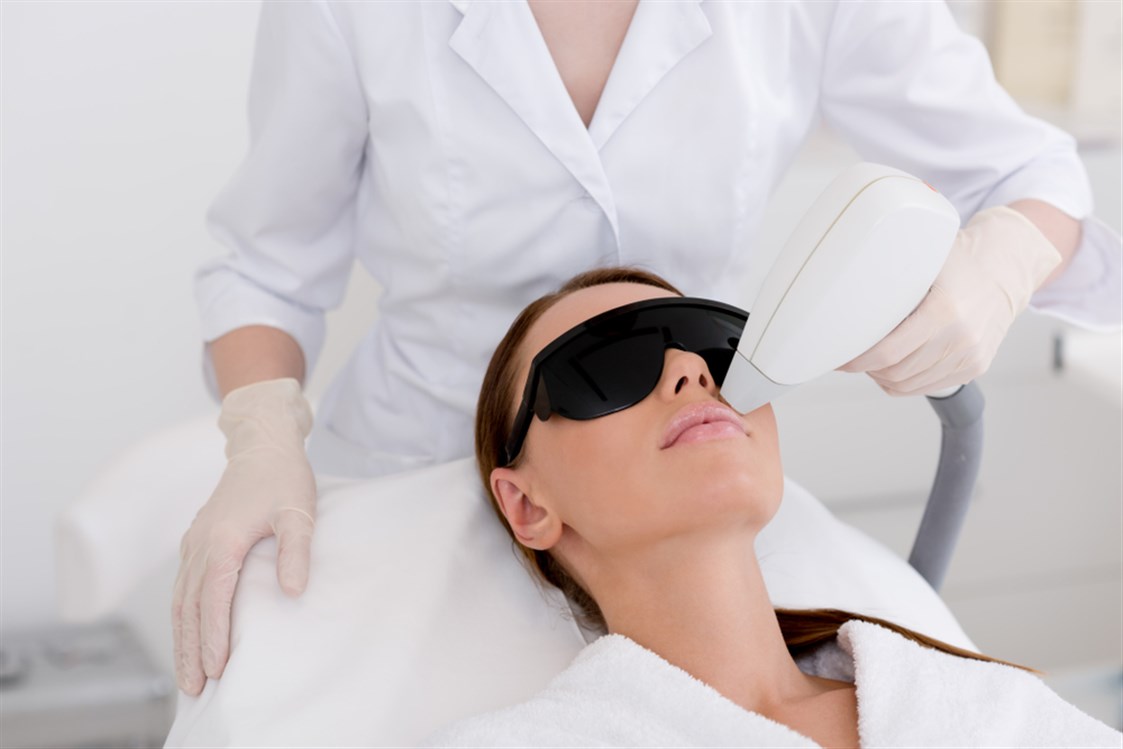 Read more about the article إزالة الشعر بالليزر خلال الحمل: الحقائق والمخاطر