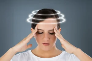 Read more about the article الدوخة والدوار: الأعراض والأسباب والعلاج