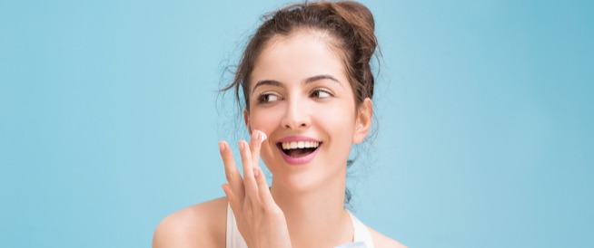 Read more about the article العناية بالبشرة الحساسة